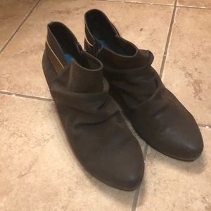 Blowfish size 9 booties